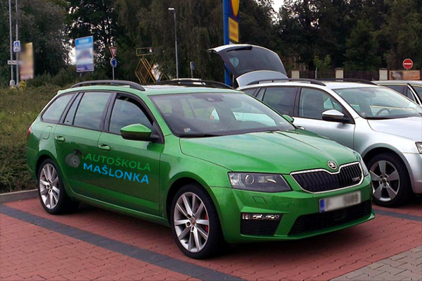 Moderní autoškola vůz